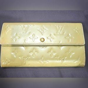 Authentic Pre-loved Louis Vuitton Vernis Sarah Wallet